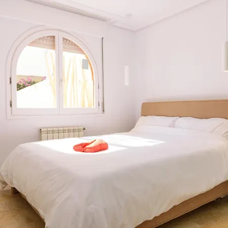 Casa Augusta Hada * Platja de Larenal